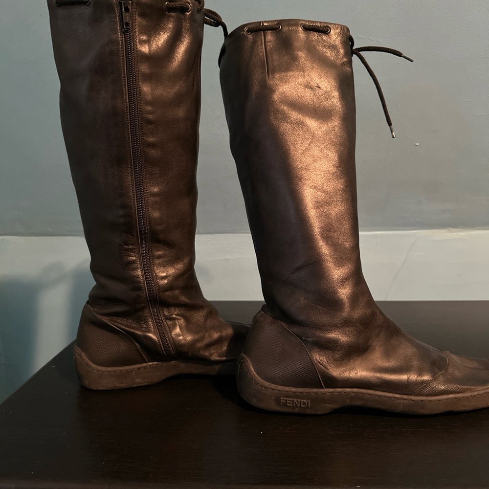 FENDI Woman’s Dark Black Leather Boots size 9